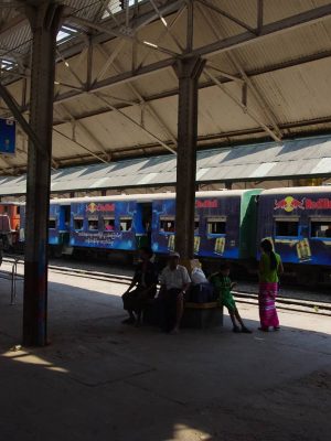 Train station - Rangoun